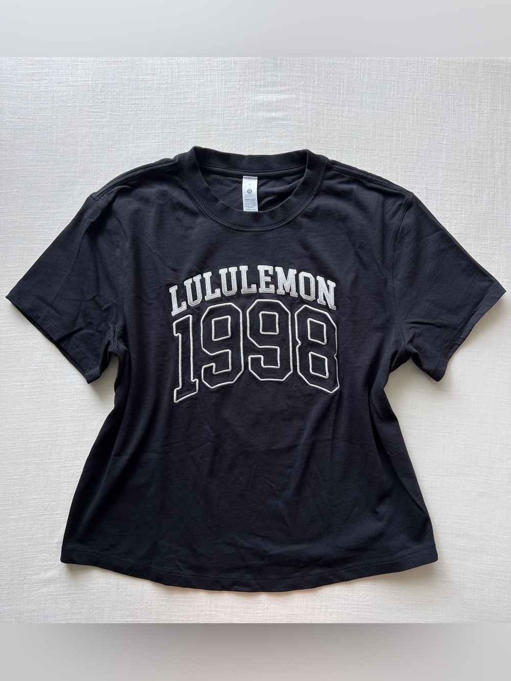 RARE Lululemon Relaxed-Fit Cotton Jersey T-Shirt Graphic Black - Size 6 (Small)